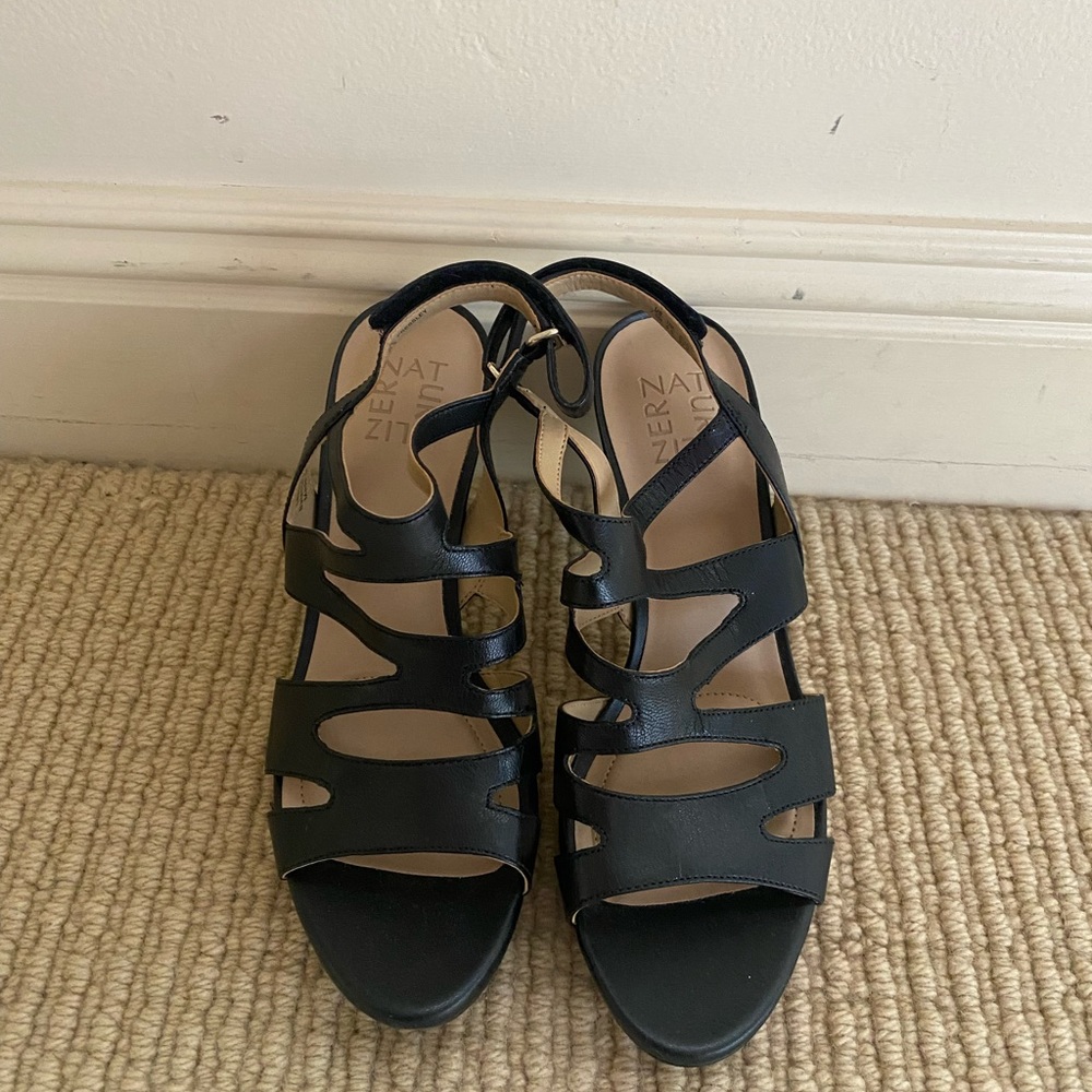 Naturallizer Heals 7.5 NEVER USED NEW!!